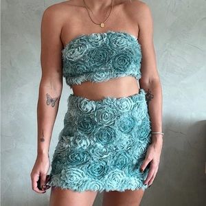 STRAPLESS ROSE TOP